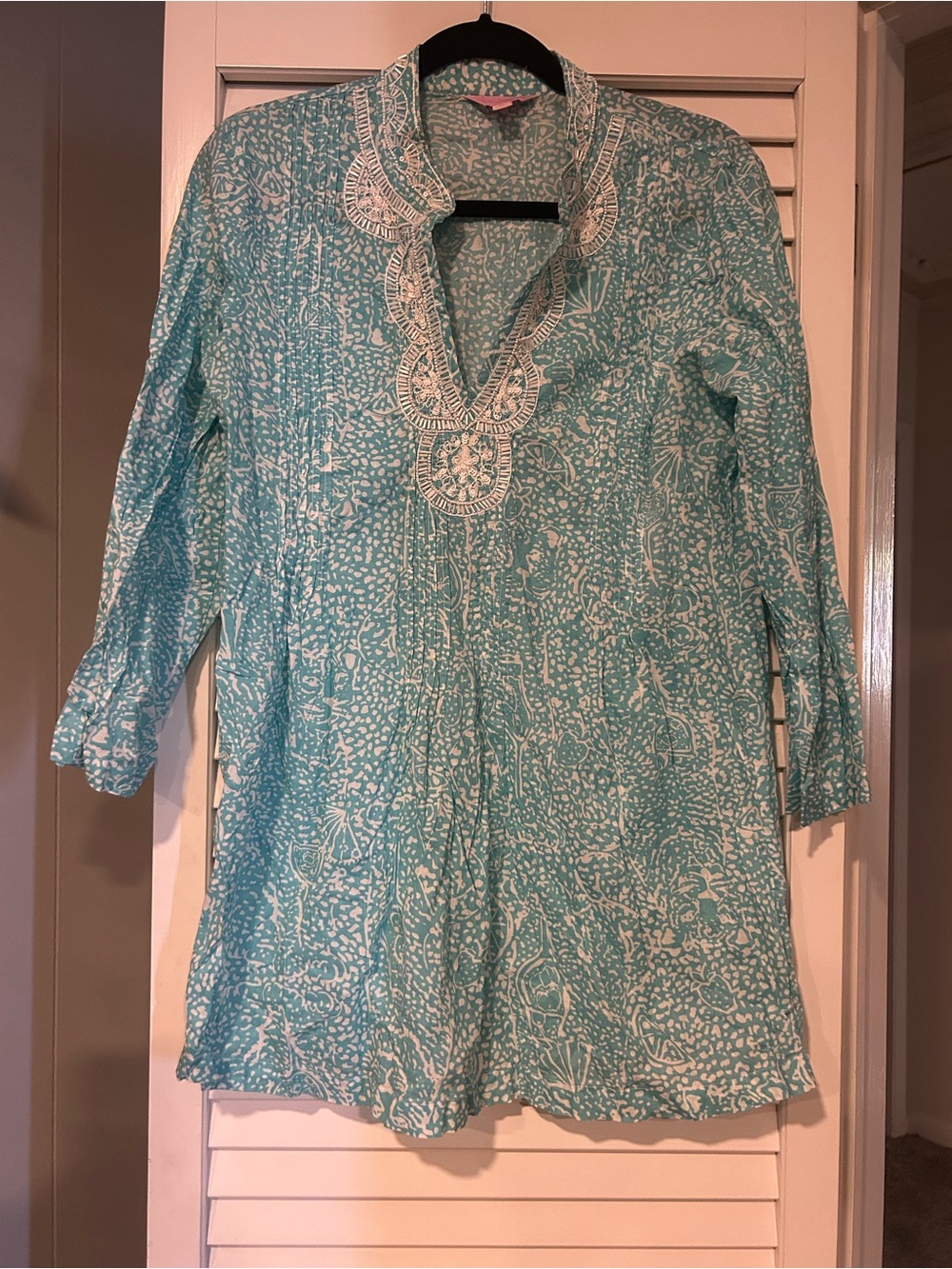 Lilly Pulitzer Turquoise and White Printed Tunic with Embroidered V-Neck